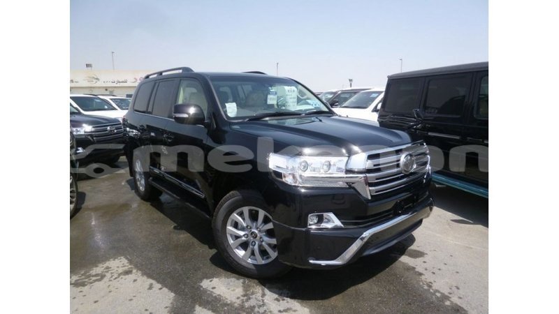 Big with watermark toyota land cruiser aragatsotn import dubai 2292