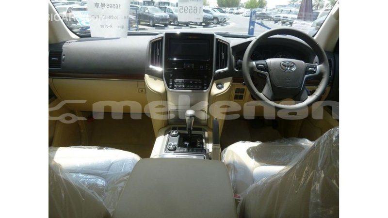 Big with watermark toyota land cruiser aragatsotn import dubai 2292