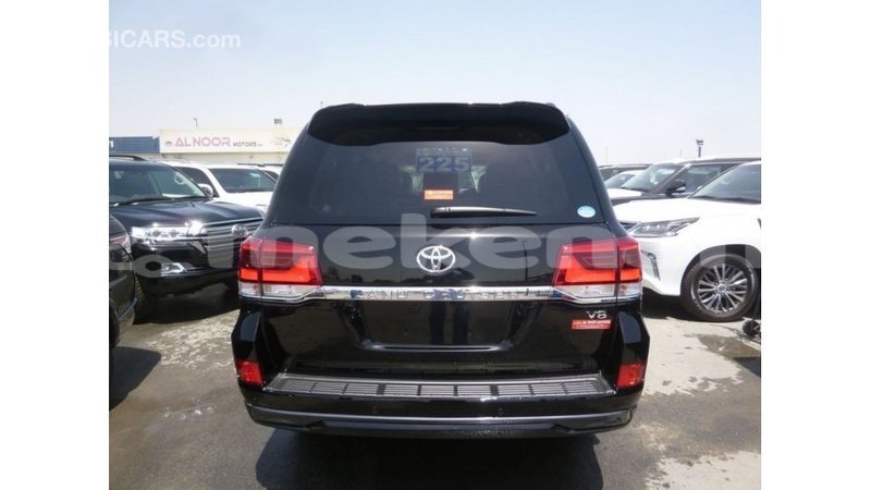 Big with watermark toyota land cruiser aragatsotn import dubai 2292