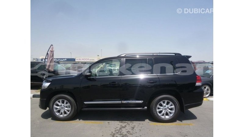 Big with watermark toyota land cruiser aragatsotn import dubai 2292
