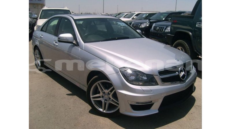 Big with watermark mercedes benz 190 aragatsotn import dubai 2295
