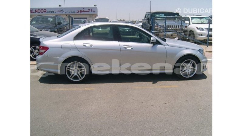 Big with watermark mercedes benz 190 aragatsotn import dubai 2295