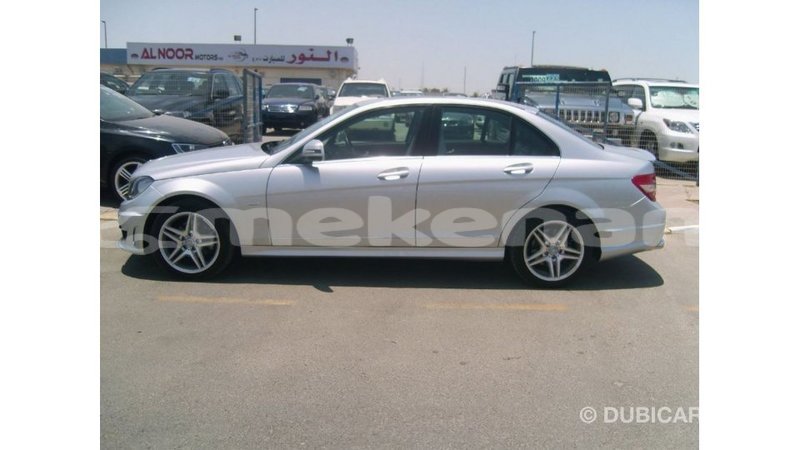 Big with watermark mercedes benz 190 aragatsotn import dubai 2295