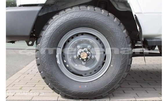 Buy Import Toyota Land Cruiser White Car in Import - Dubai in Aragatsotn Buy Import Toyota Land Cruiser White Car in Import - Dubai in Aragatsotn