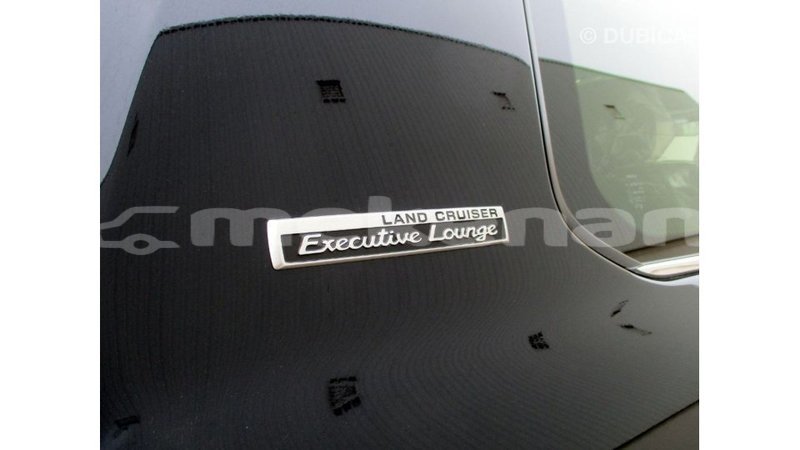 Big with watermark toyota land cruiser aragatsotn import dubai 2305