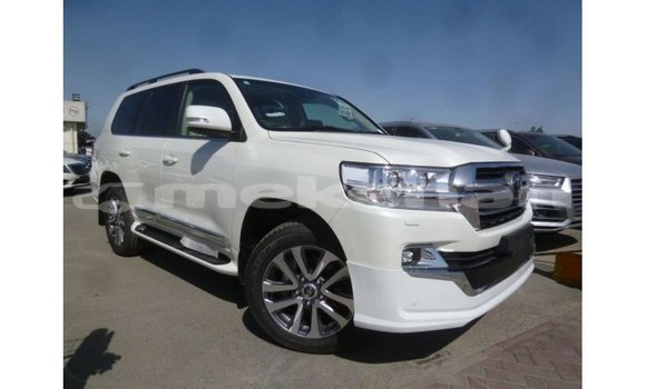 Buy Import Toyota Land Cruiser White Car in Import - Dubai in Aragatsotn Buy Import Toyota Land Cruiser White Car in Import - Dubai in Aragatsotn