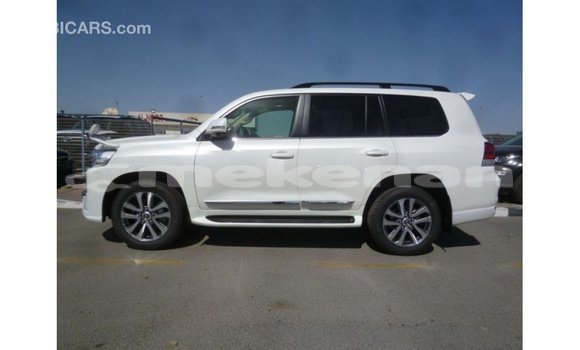 Buy Import Toyota Land Cruiser White Car in Import - Dubai in Aragatsotn Buy Import Toyota Land Cruiser White Car in Import - Dubai in Aragatsotn