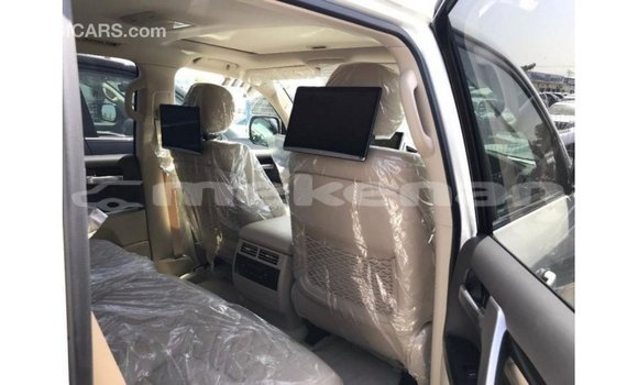 Buy Import Toyota Land Cruiser White Car in Import - Dubai in Aragatsotn Buy Import Toyota Land Cruiser White Car in Import - Dubai in Aragatsotn