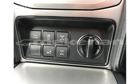 Buy Import Toyota Prado White Car in Import - Dubai in Aragatsotn Buy Import Toyota Prado White Car in Import - Dubai in Aragatsotn