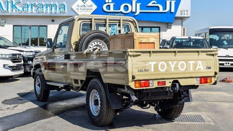 Big with watermark toyota land cruiser aragatsotn import dubai 2322