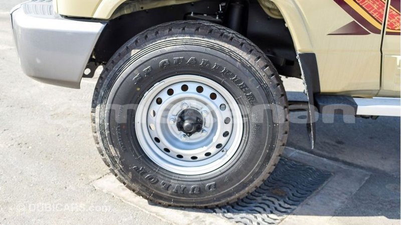 Big with watermark toyota land cruiser aragatsotn import dubai 2322