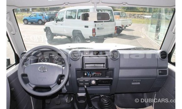 Buy Import Toyota Land Cruiser White Car in Import - Dubai in Aragatsotn Buy Import Toyota Land Cruiser White Car in Import - Dubai in Aragatsotn