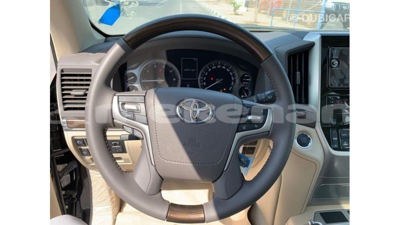 Big with watermark toyota land cruiser aragatsotn import dubai 2329