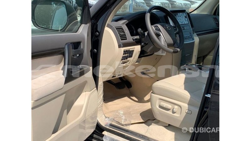 Big with watermark toyota land cruiser aragatsotn import dubai 2329