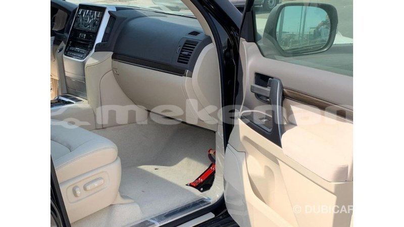 Big with watermark toyota land cruiser aragatsotn import dubai 2329