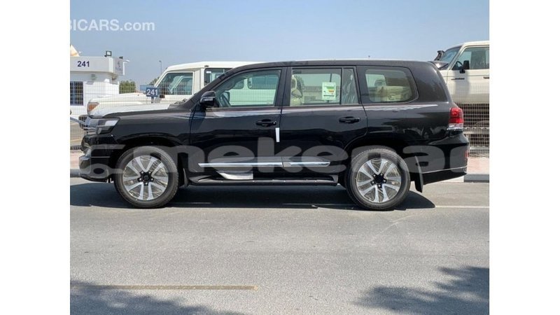 Big with watermark toyota land cruiser aragatsotn import dubai 2329