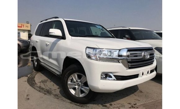 Buy Import Toyota Land Cruiser White Car in Import - Dubai in Aragatsotn Buy Import Toyota Land Cruiser White Car in Import - Dubai in Aragatsotn