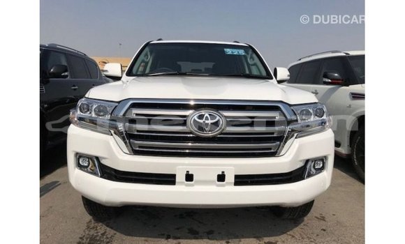 Buy Import Toyota Land Cruiser White Car in Import - Dubai in Aragatsotn Buy Import Toyota Land Cruiser White Car in Import - Dubai in Aragatsotn