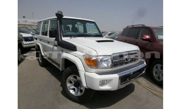 Buy Import Toyota Land Cruiser White Car in Import - Dubai in Aragatsotn Buy Import Toyota Land Cruiser White Car in Import - Dubai in Aragatsotn