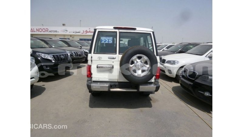 Big with watermark toyota land cruiser aragatsotn import dubai 2335