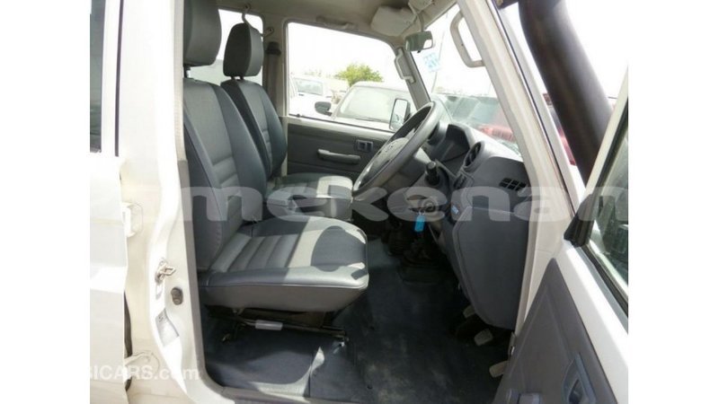 Big with watermark toyota land cruiser aragatsotn import dubai 2335