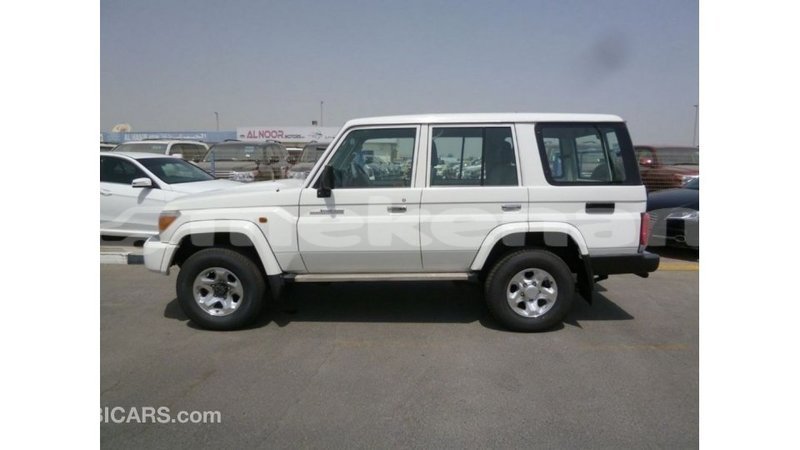 Big with watermark toyota land cruiser aragatsotn import dubai 2335