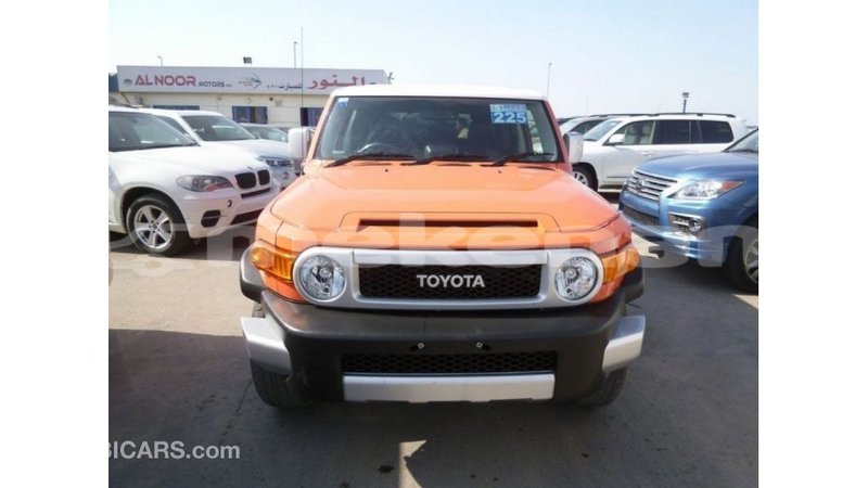 Big with watermark toyota fj cruiser aragatsotn import dubai 2339