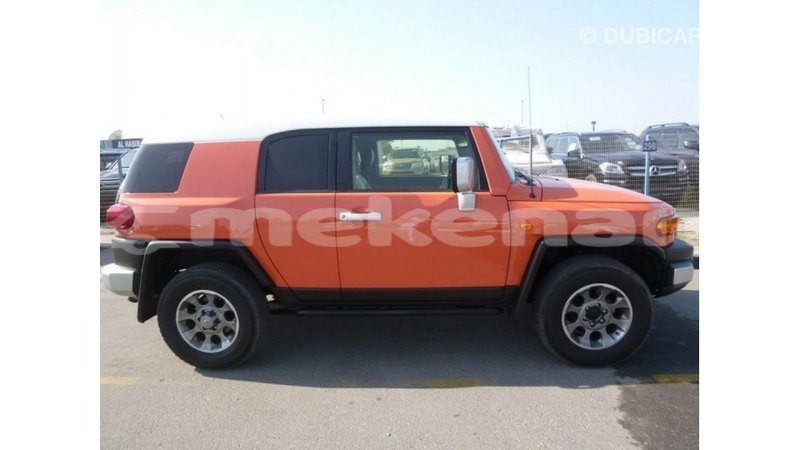 Big with watermark toyota fj cruiser aragatsotn import dubai 2339
