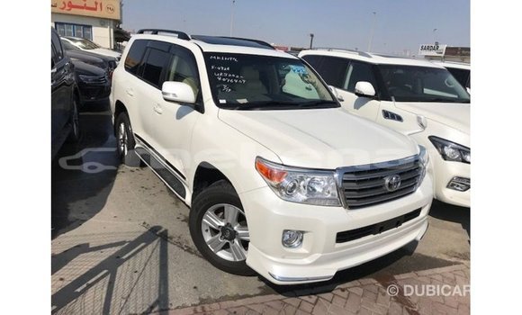 Buy Import Toyota Land Cruiser White Car in Import - Dubai in Aragatsotn Buy Import Toyota Land Cruiser White Car in Import - Dubai in Aragatsotn