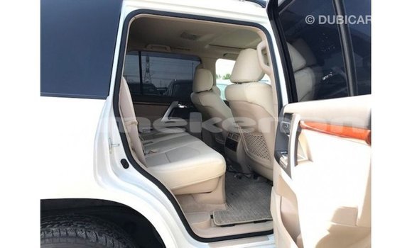 Buy Import Toyota Land Cruiser White Car in Import - Dubai in Aragatsotn Buy Import Toyota Land Cruiser White Car in Import - Dubai in Aragatsotn