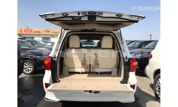 Buy Import Toyota Land Cruiser White Car in Import - Dubai in Aragatsotn Buy Import Toyota Land Cruiser White Car in Import - Dubai in Aragatsotn
