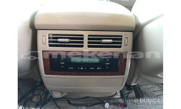 Buy Import Toyota Land Cruiser White Car in Import - Dubai in Aragatsotn Buy Import Toyota Land Cruiser White Car in Import - Dubai in Aragatsotn