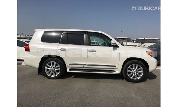 Buy Import Toyota Land Cruiser White Car in Import - Dubai in Aragatsotn Buy Import Toyota Land Cruiser White Car in Import - Dubai in Aragatsotn
