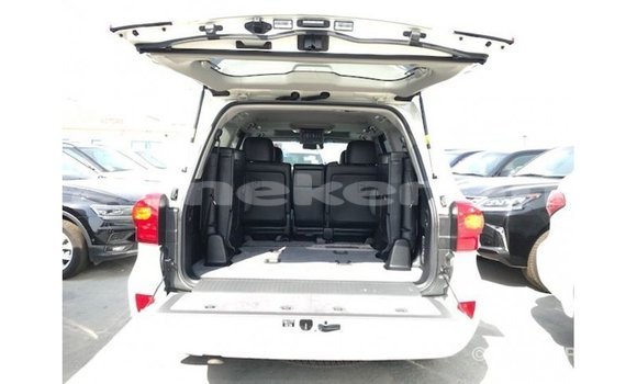 Buy Import Toyota Land Cruiser White Car in Import - Dubai in Aragatsotn Buy Import Toyota Land Cruiser White Car in Import - Dubai in Aragatsotn
