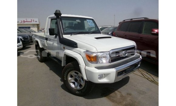 Buy Import Toyota Land Cruiser White Car in Import - Dubai in Aragatsotn Buy Import Toyota Land Cruiser White Car in Import - Dubai in Aragatsotn