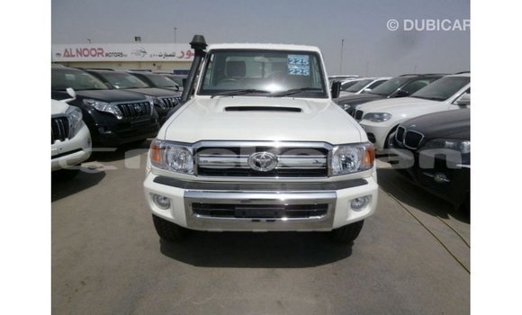 Buy Import Toyota Land Cruiser White Car in Import - Dubai in Aragatsotn Buy Import Toyota Land Cruiser White Car in Import - Dubai in Aragatsotn