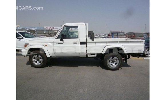 Buy Import Toyota Land Cruiser White Car in Import - Dubai in Aragatsotn Buy Import Toyota Land Cruiser White Car in Import - Dubai in Aragatsotn
