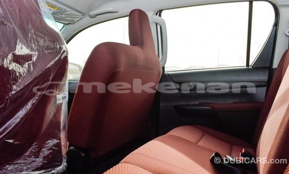 Buy Import Toyota Hilux White Car in Import - Dubai in Aragatsotn Buy Import Toyota Hilux White Car in Import - Dubai in Aragatsotn