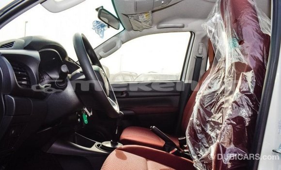 Buy Import Toyota Hilux White Car in Import - Dubai in Aragatsotn Buy Import Toyota Hilux White Car in Import - Dubai in Aragatsotn