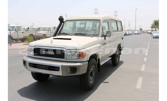 Buy Import Toyota Land Cruiser White Car in Import - Dubai in Aragatsotn Buy Import Toyota Land Cruiser White Car in Import - Dubai in Aragatsotn