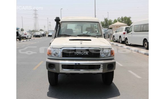 Buy Import Toyota Land Cruiser White Car in Import - Dubai in Aragatsotn Buy Import Toyota Land Cruiser White Car in Import - Dubai in Aragatsotn