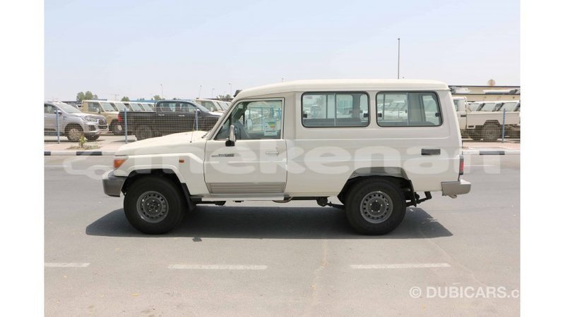Big with watermark toyota land cruiser aragatsotn import dubai 2349