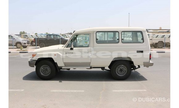 Buy Import Toyota Land Cruiser White Car in Import - Dubai in Aragatsotn Buy Import Toyota Land Cruiser White Car in Import - Dubai in Aragatsotn