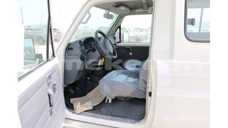 Big with watermark toyota land cruiser aragatsotn import dubai 2349