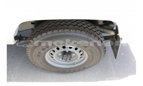 Buy Import Toyota Land Cruiser White Car in Import - Dubai in Aragatsotn Buy Import Toyota Land Cruiser White Car in Import - Dubai in Aragatsotn