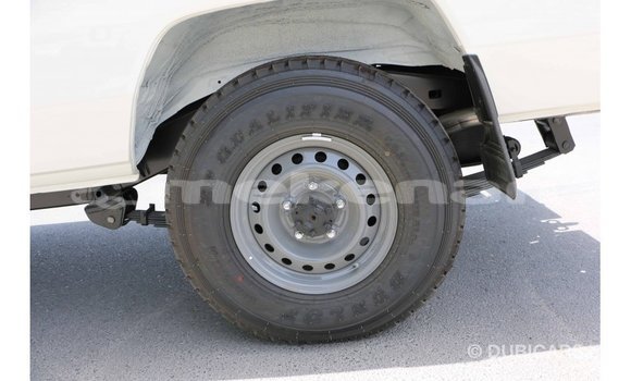 Buy Import Toyota Land Cruiser White Car in Import - Dubai in Aragatsotn Buy Import Toyota Land Cruiser White Car in Import - Dubai in Aragatsotn