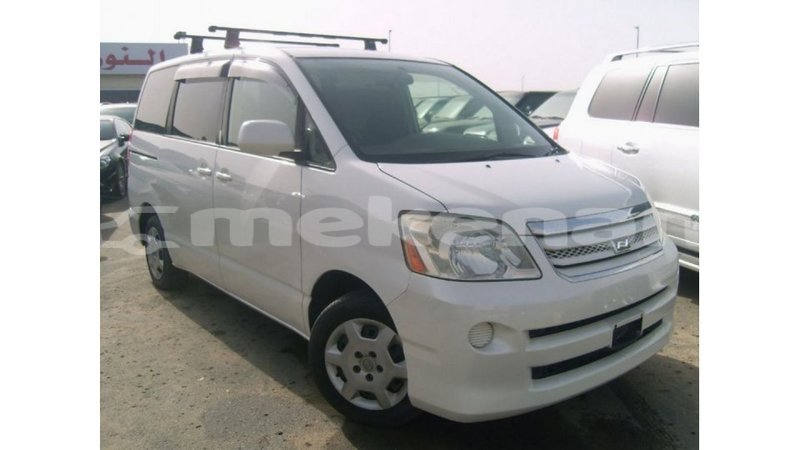 Big with watermark toyota noah aragatsotn import dubai 2356