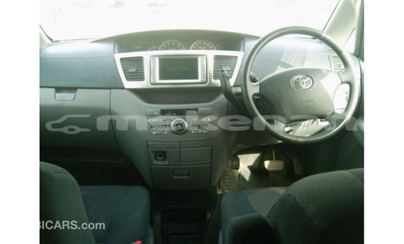 Buy Import Toyota Noah White Car in Import - Dubai in Aragatsotn Buy Import Toyota Noah White Car in Import - Dubai in Aragatsotn
