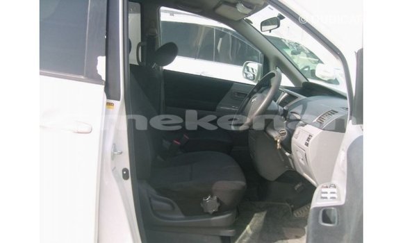 Buy Import Toyota Noah White Car in Import - Dubai in Aragatsotn Buy Import Toyota Noah White Car in Import - Dubai in Aragatsotn
