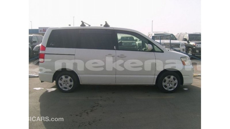 Big with watermark toyota noah aragatsotn import dubai 2356